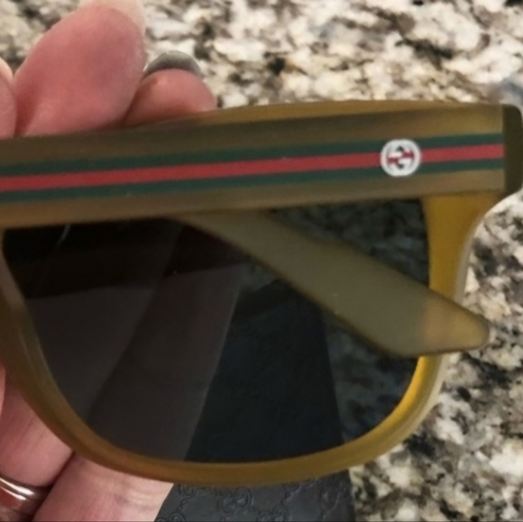 Gucci  Sunglasses - Picture 5 of 5